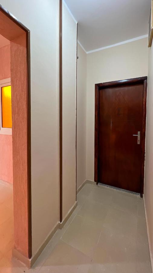 Pyramids Road Guest House Cozy Rooms And Rooftop Breakfast With The Pyramids View Nazlet el-Sîsi Exteriér fotografie