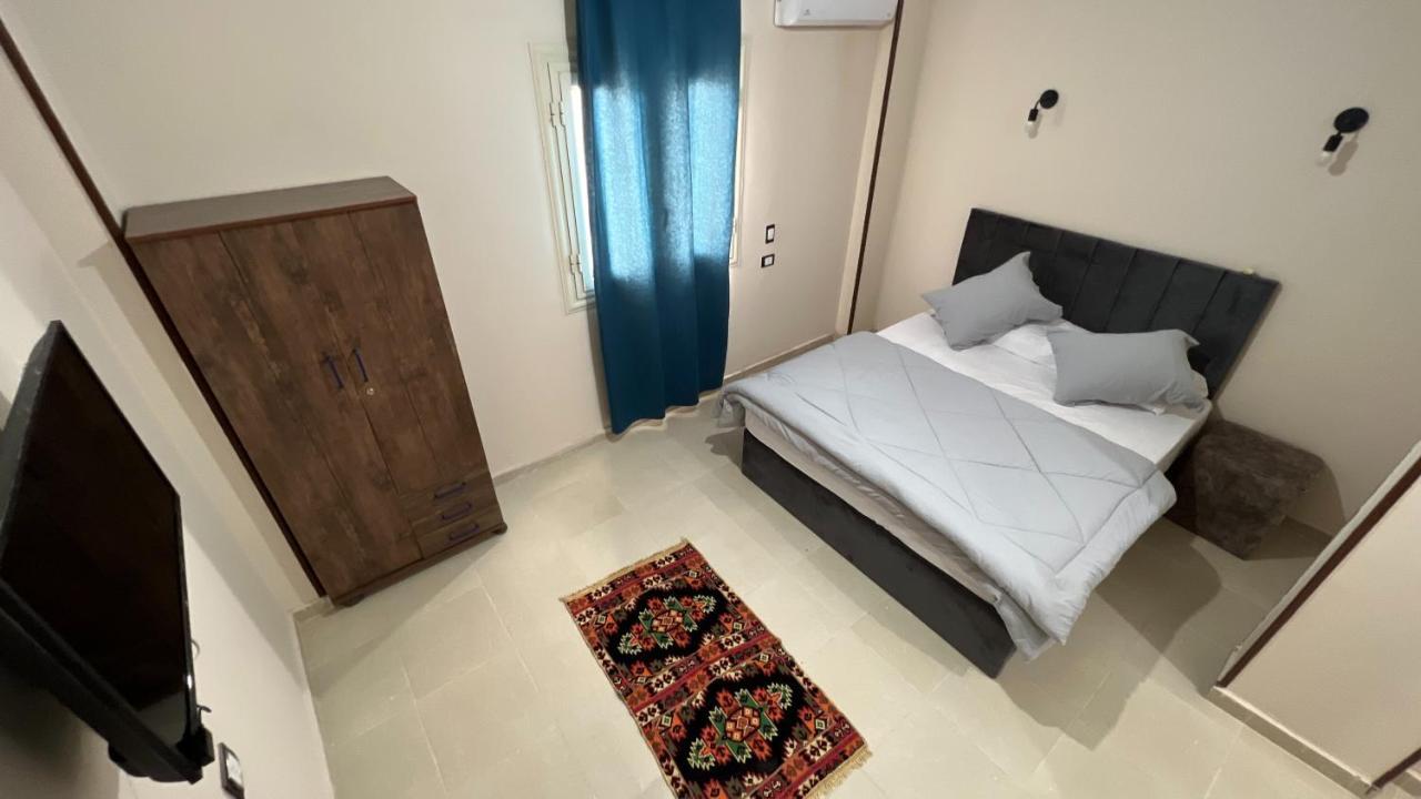 Pyramids Road Guest House Cozy Rooms And Rooftop Breakfast With The Pyramids View Nazlet el-Sîsi Exteriér fotografie
