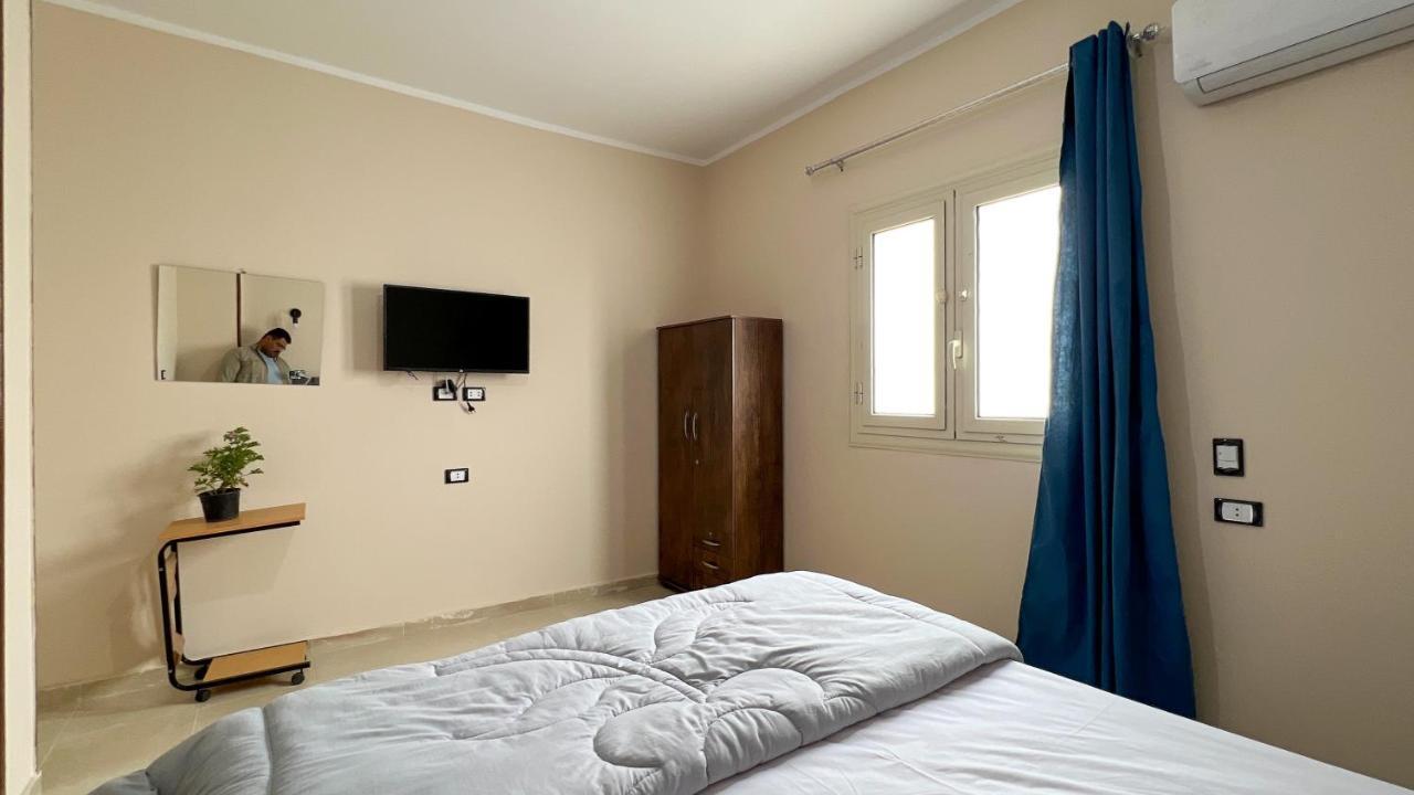 Pyramids Road Guest House Cozy Rooms And Rooftop Breakfast With The Pyramids View Nazlet el-Sîsi Exteriér fotografie