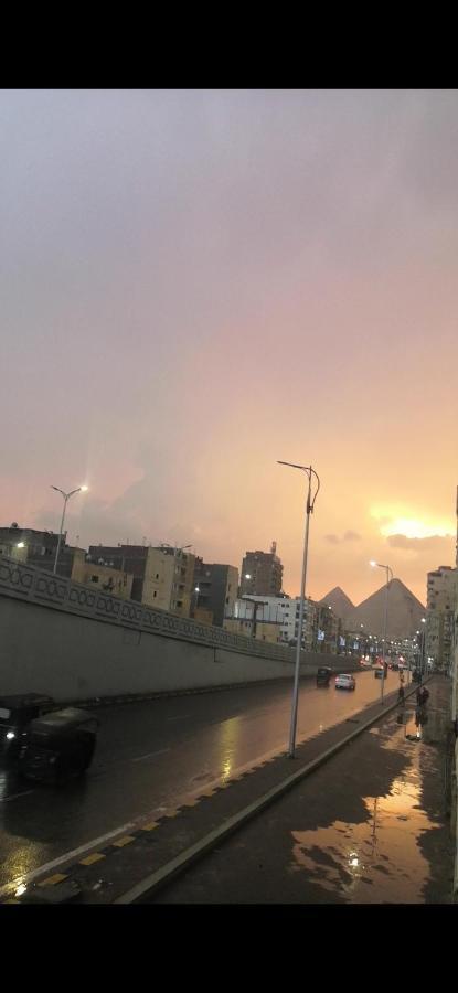 Pyramids Road Guest House Cozy Rooms And Rooftop Breakfast With The Pyramids View Nazlet el-Sîsi Exteriér fotografie