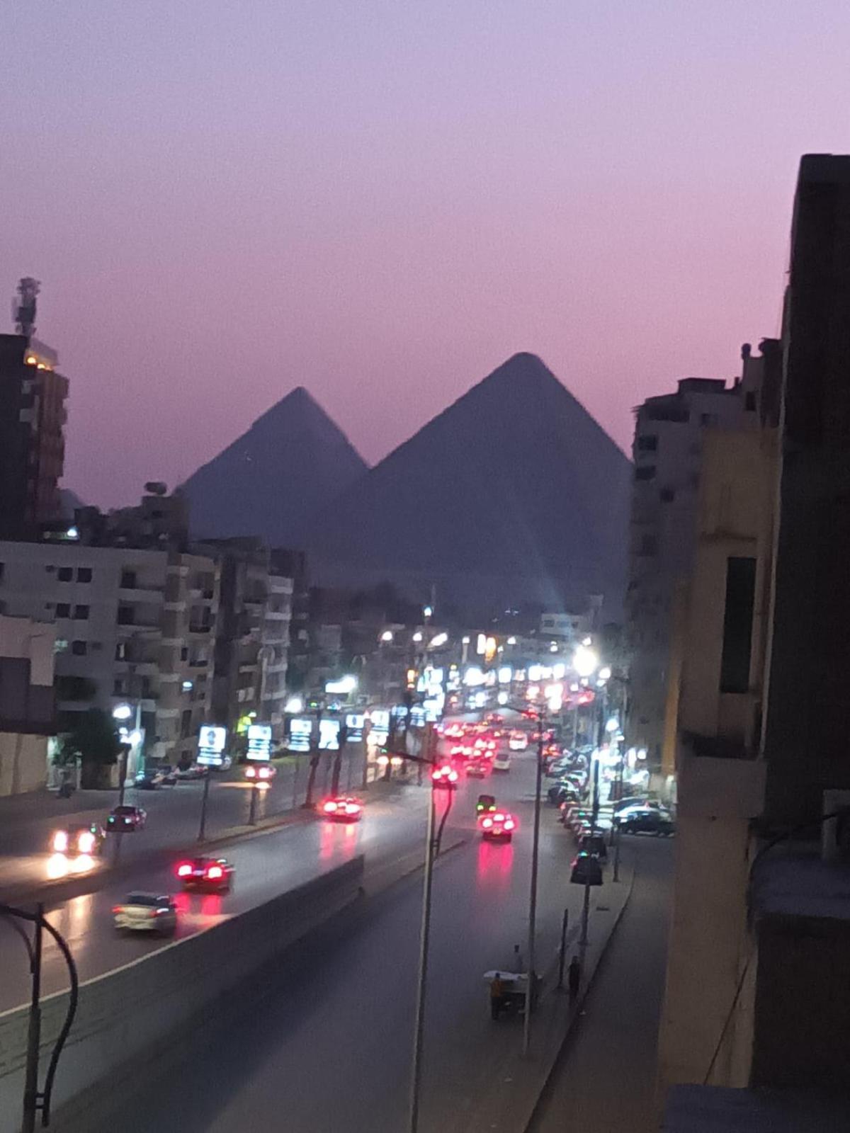 Pyramids Road Guest House Cozy Rooms And Rooftop Breakfast With The Pyramids View Nazlet el-Sîsi Exteriér fotografie
