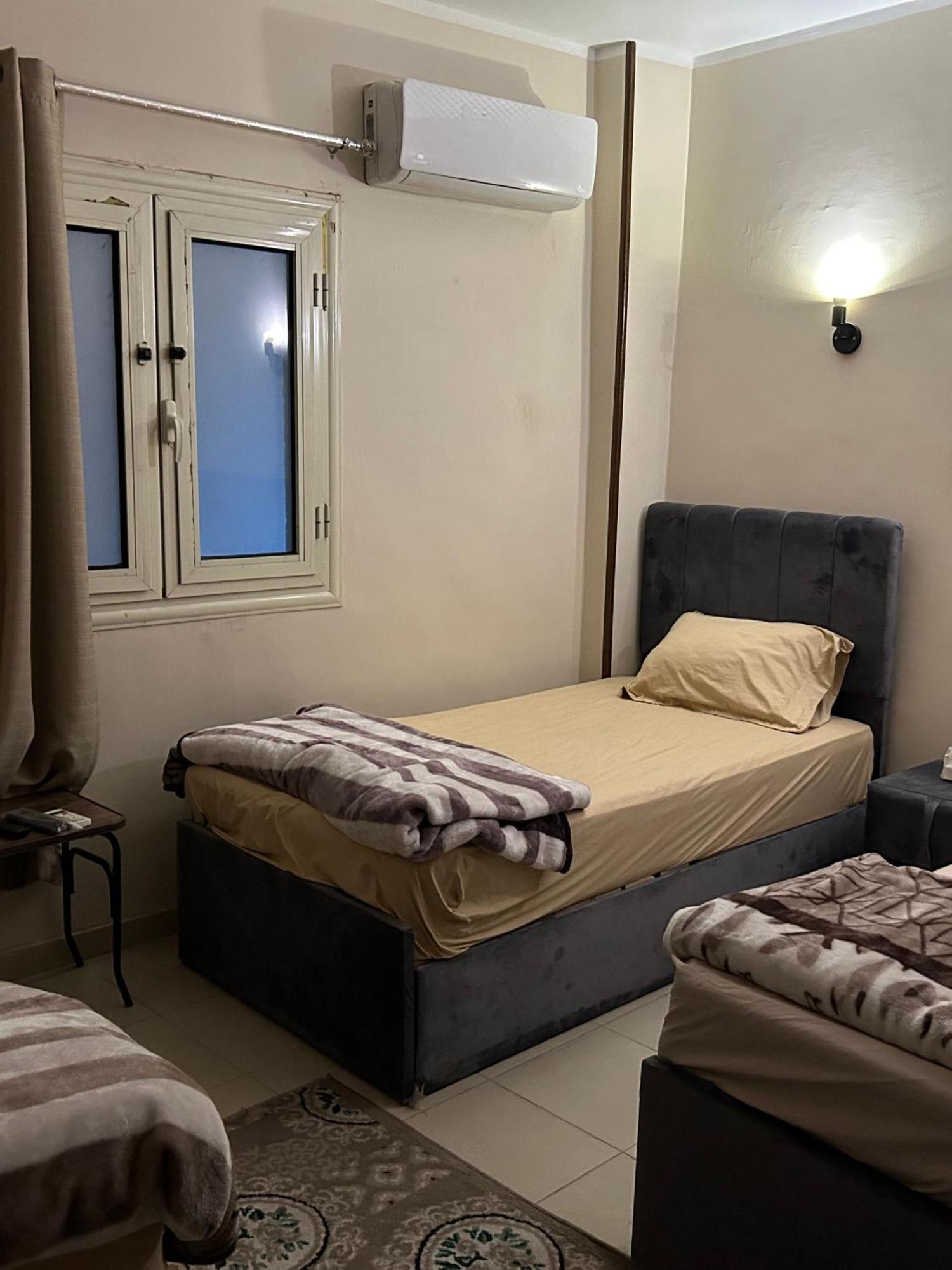 Pyramids Road Guest House Cozy Rooms And Rooftop Breakfast With The Pyramids View Nazlet el-Sîsi Exteriér fotografie