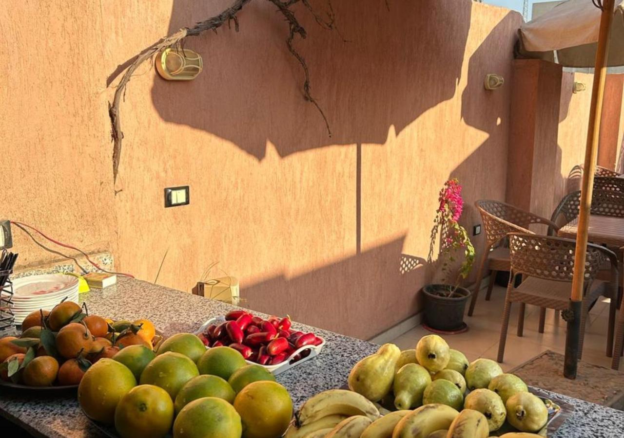 Pyramids Road Guest House Cozy Rooms And Rooftop Breakfast With The Pyramids View Nazlet el-Sîsi Exteriér fotografie
